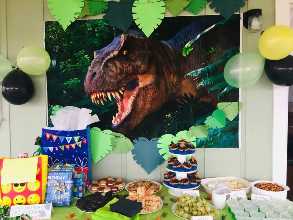 Dinosaur-Party-Backdrop